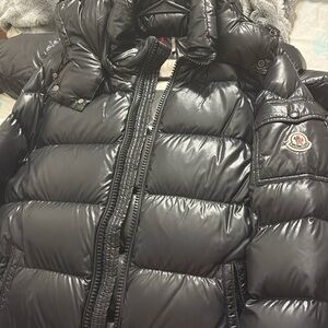 MONCLER JACKET, 100% authentic size 2
UNISEX